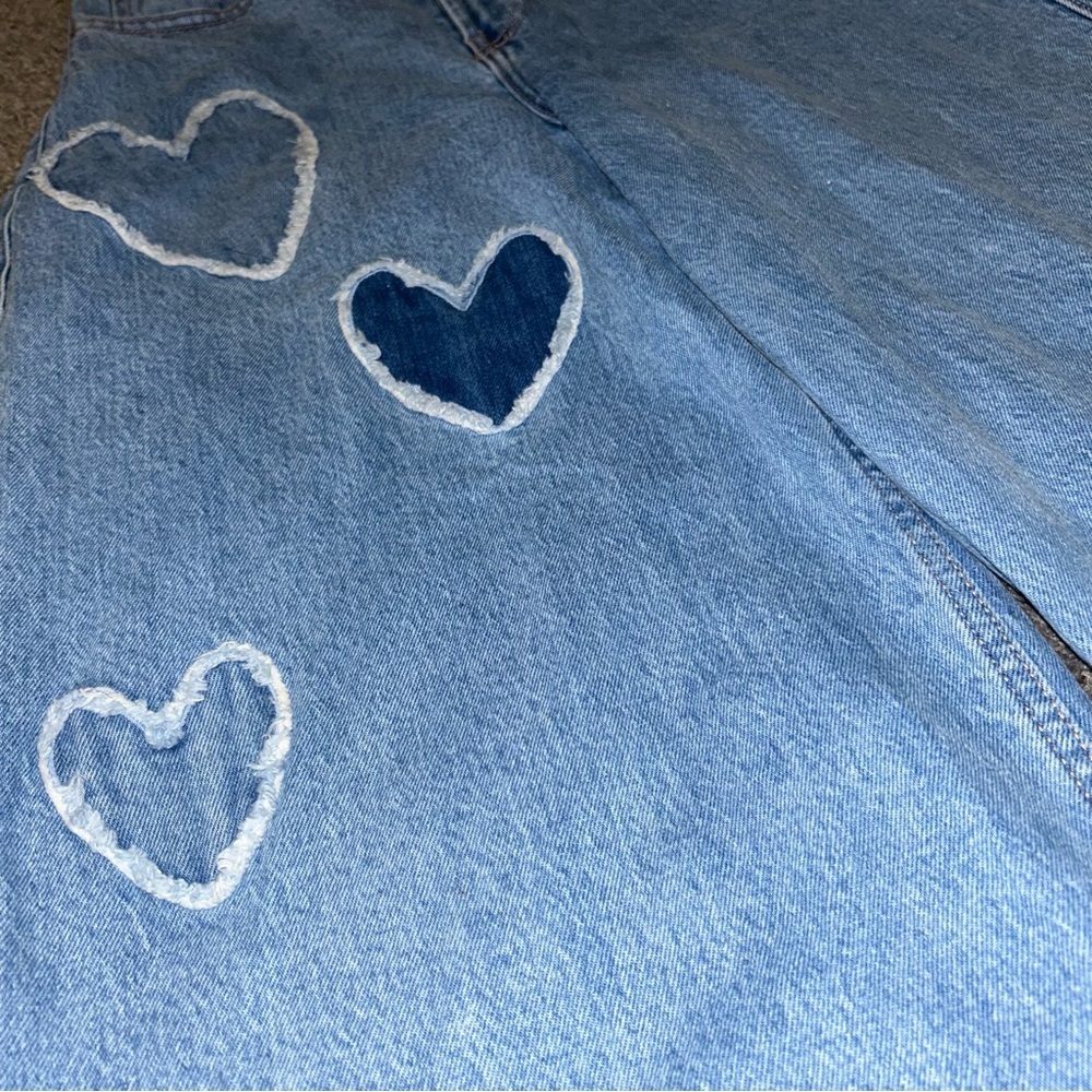 Social Tourist Ultra Highrise Baggy Wide Heart Patch Jeans - Picture 4 of 10